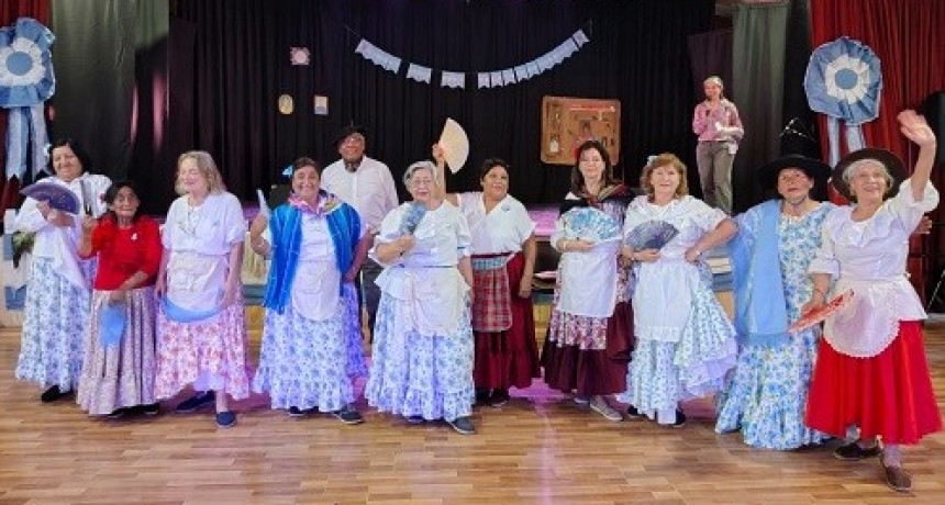 Dina Huapi celebró el Día de la Tradición con una gran peña!