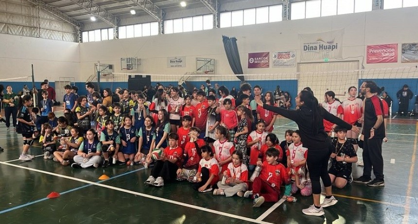 Encuentro de Mini V&oacute;ley y V&oacute;ley Adolescente en Dina Huapi